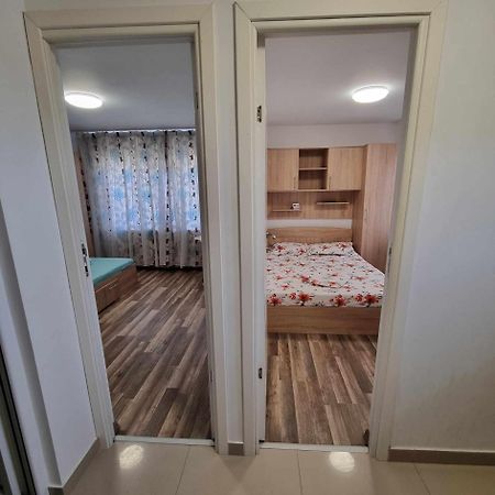 Apartament Cu 2 Dormitoare - Madalina Corabia Zewnętrze zdjęcie