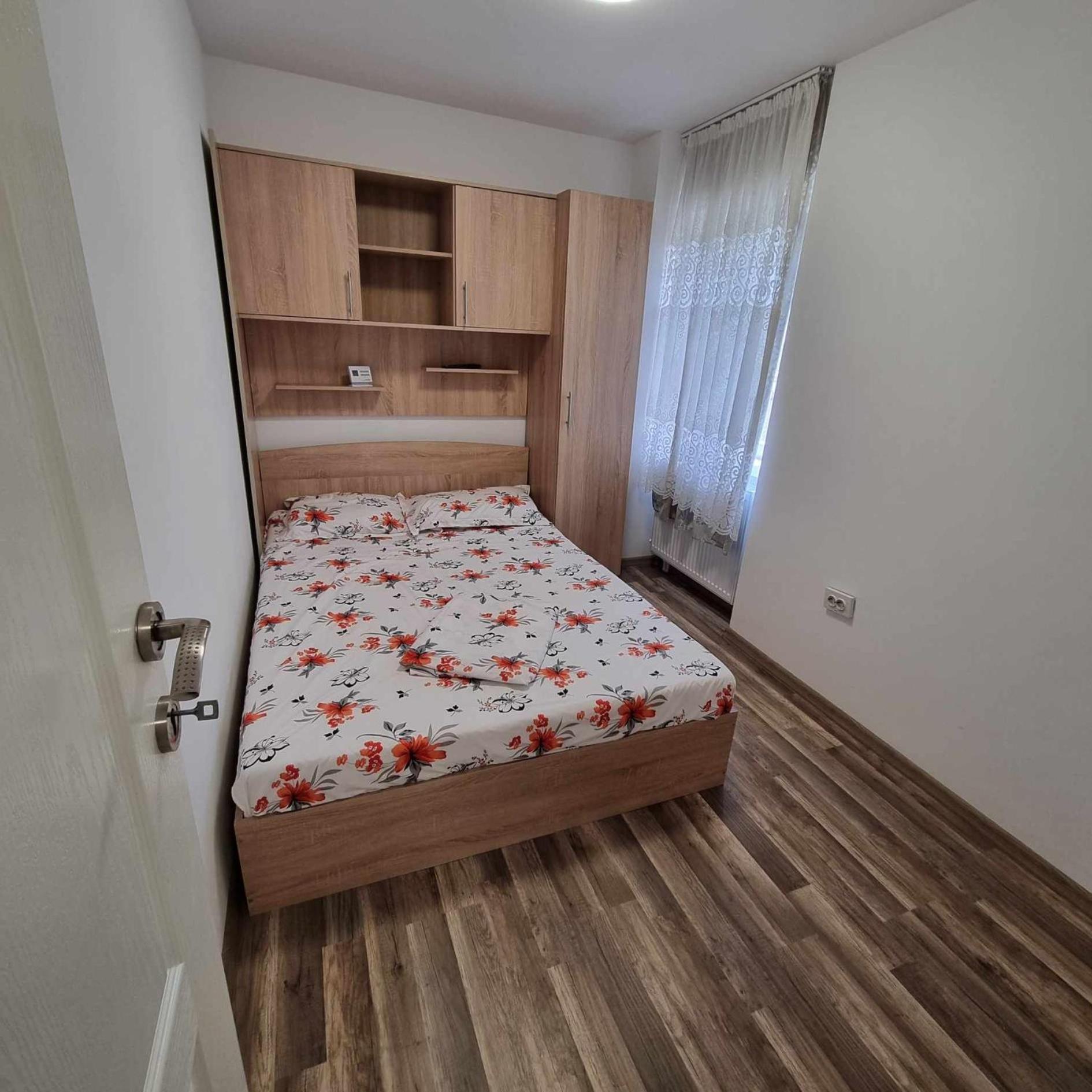 Apartament Cu 2 Dormitoare - Madalina Corabia Zewnętrze zdjęcie